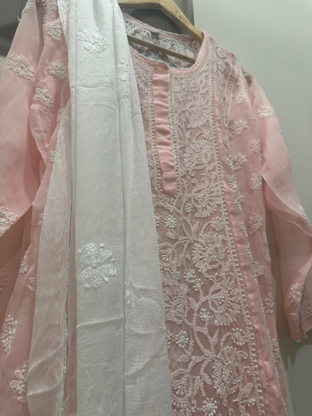 Embroidered Pink Chikankari Kurta with White Dupatta pure hand made chikankari